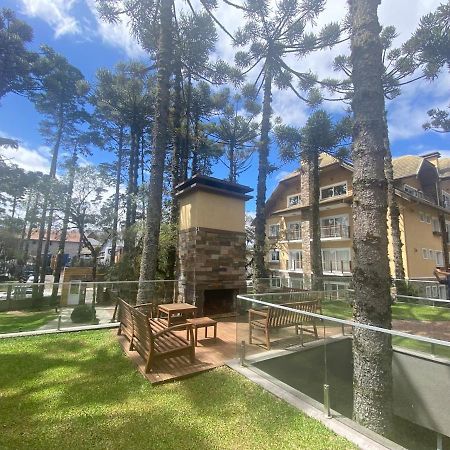 Excelente apartamento em Gramado/RS no Condomínio Casa de Pedra Exterior foto
