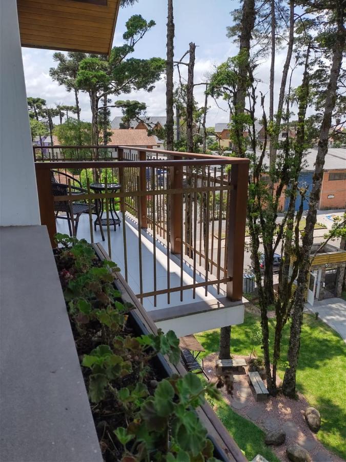 Excelente apartamento em Gramado/RS no Condomínio Casa de Pedra Exterior foto